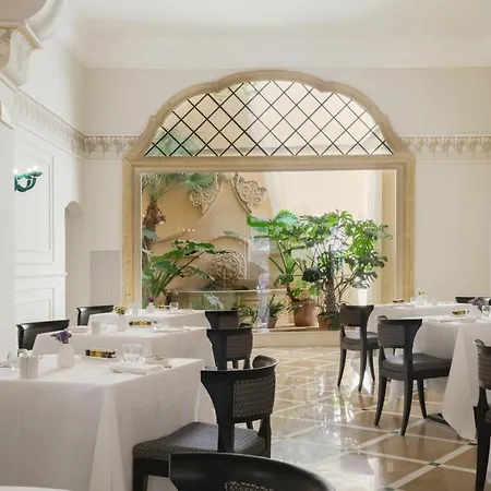 Отель Patria Palace - The Leading Of The World Лечче